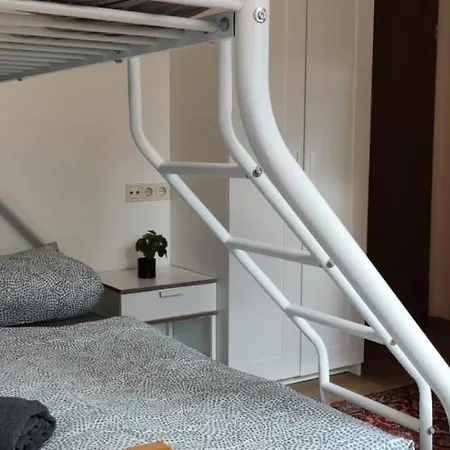 Apartment Ideales Monteurzimmer Für Bis Zu 3 Personen In Bester Lage L 1 Minute Zum Bahnhof L Innenstadtnähe L Küche L Free-wlan L Willkommen Im Hallo!-apartment 2