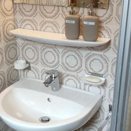 Apartment Ideales Monteurzimmer Für Bis Zu 3 Personen In Bester Lage L 1 Minute Zum Bahnhof L Innenstadtnähe L Küche L Free-wlan L Willkommen Im Hallo!-apartment 2