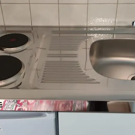 Apartment Hallo!-apartment 2: Central Monteur Lodging With Kitchen And Free Wi-fi
