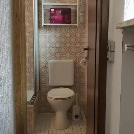 Apartment Hallo!-apartment 2: Central Monteur Lodging With Kitchen And Free Wi-fi